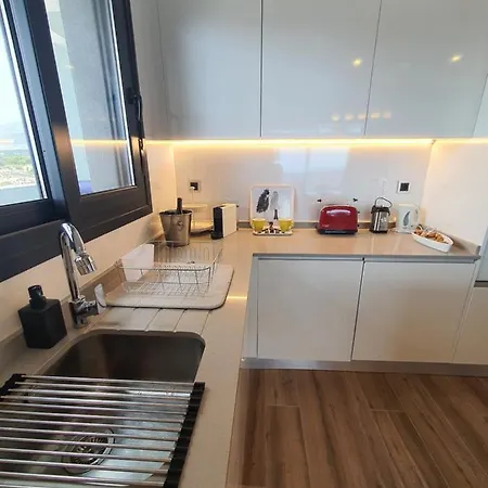 Sunset Waves By Kalmarent *