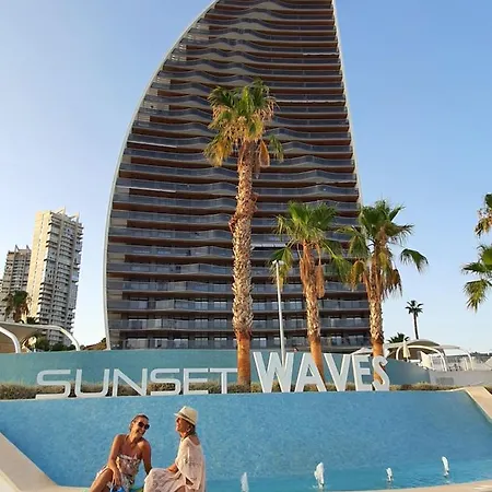 Sunset Waves By Kalmarent Daire