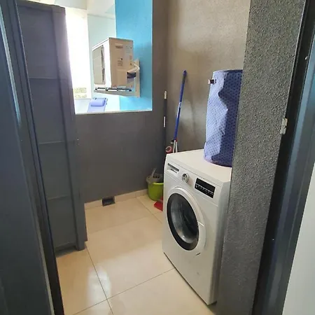 Sunset Waves By Kalmarent *