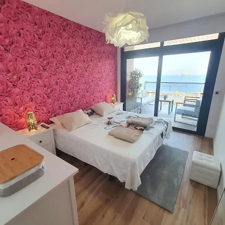 Sunset Waves By Kalmarent