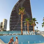 Sunset Waves By Kalmarent Lejlighed